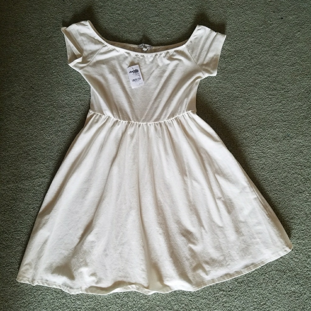 Off-shoulder Dress - Picture 2 of 2